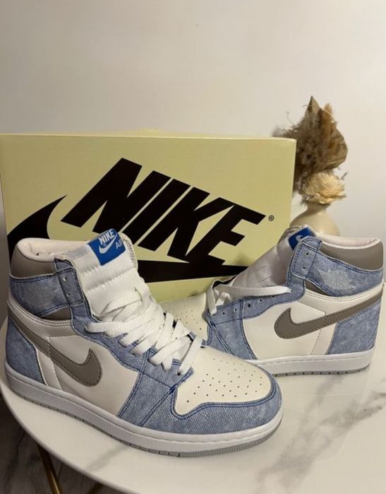 Jordan 1 hyper royale
