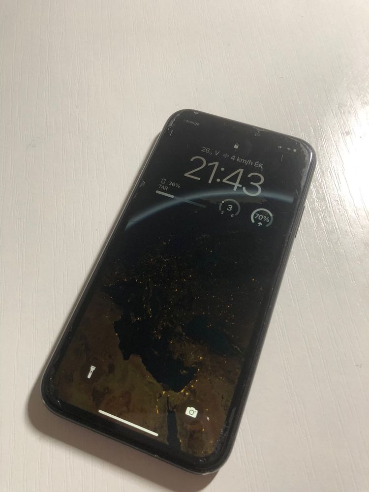 Vând iPhone xr în stare foarte buna