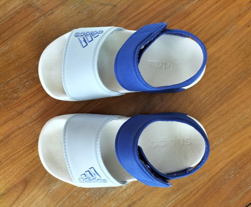 Sandale Adidas marimea 29 int. 18 cm