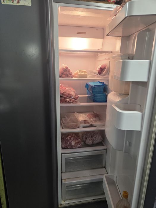 Хладилник самсунг