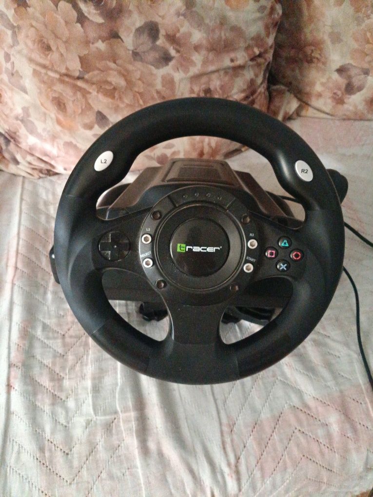 Продавам волан tracer
