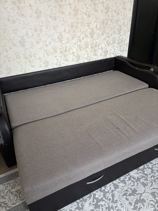 Продам диван Б/У в отличном состоянии