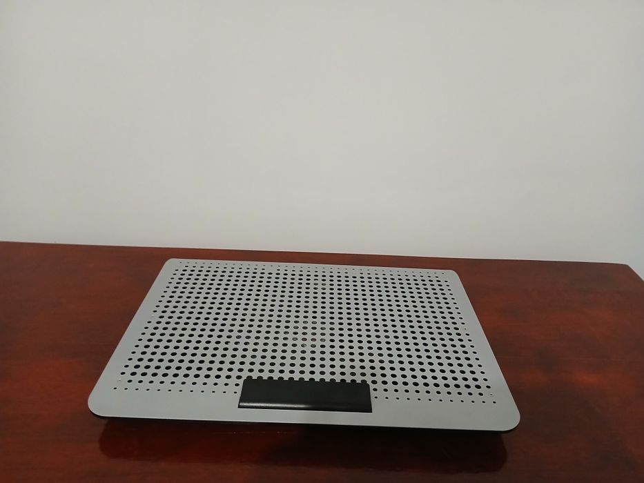 Vând cooler pentru laptop