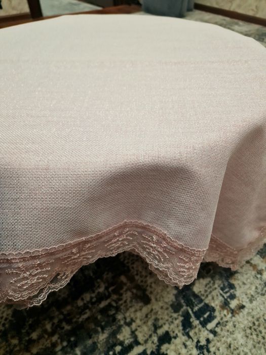 Новая шикарная скатерть,на большой столТурция/2,20на1,60/