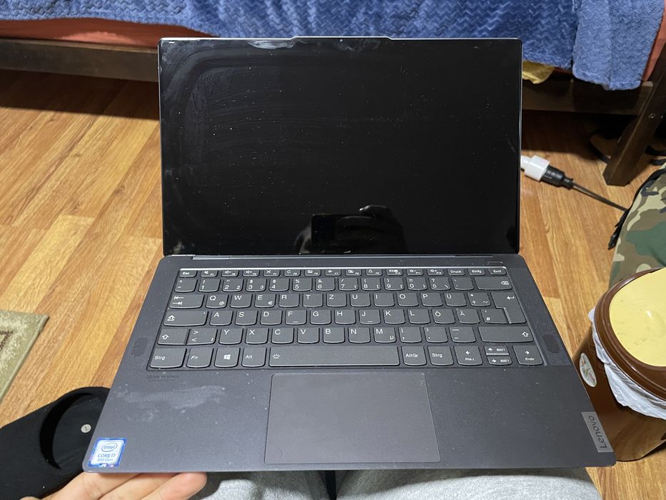 Laptop Lenovo Yoga S940-14IWL ECRAN DEFECT