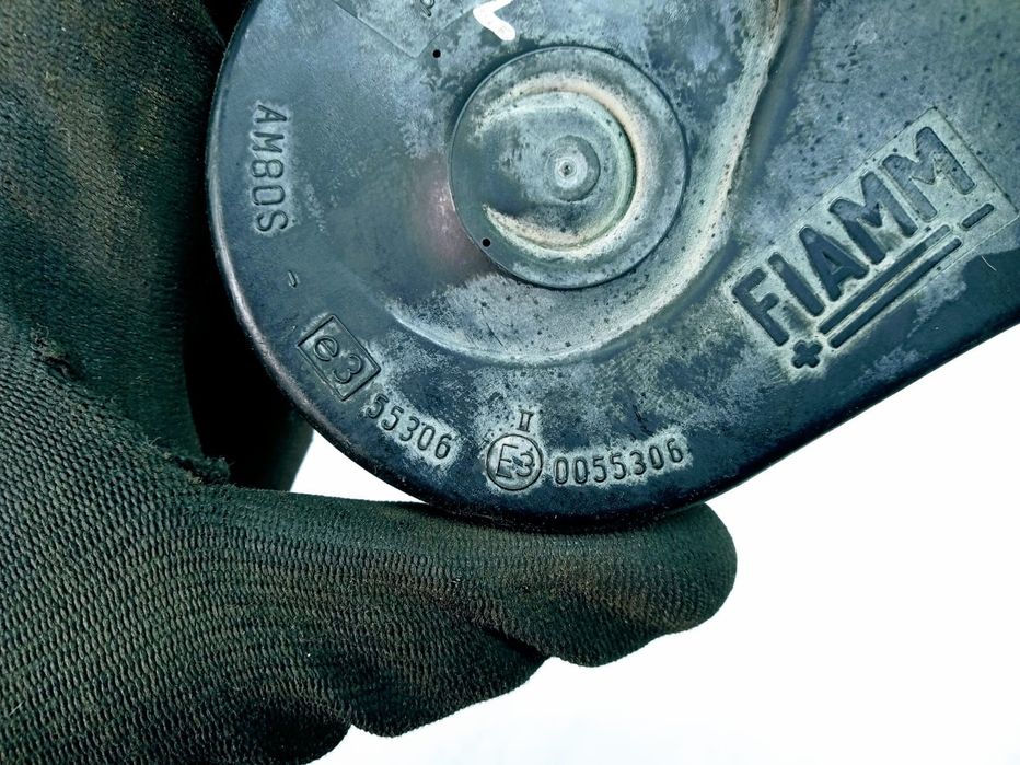 Claxon e30055306 Volkswagen VW Touareg generatia 1 7L  [din 2002 pana  2007]