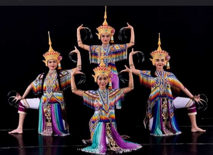 Прокат танцевальных традиционных костюмов