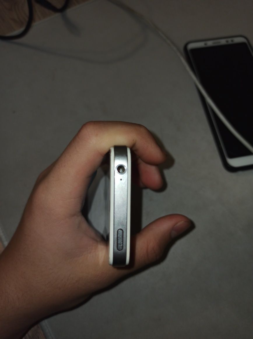 Iphone 4s в идеальном состоянии