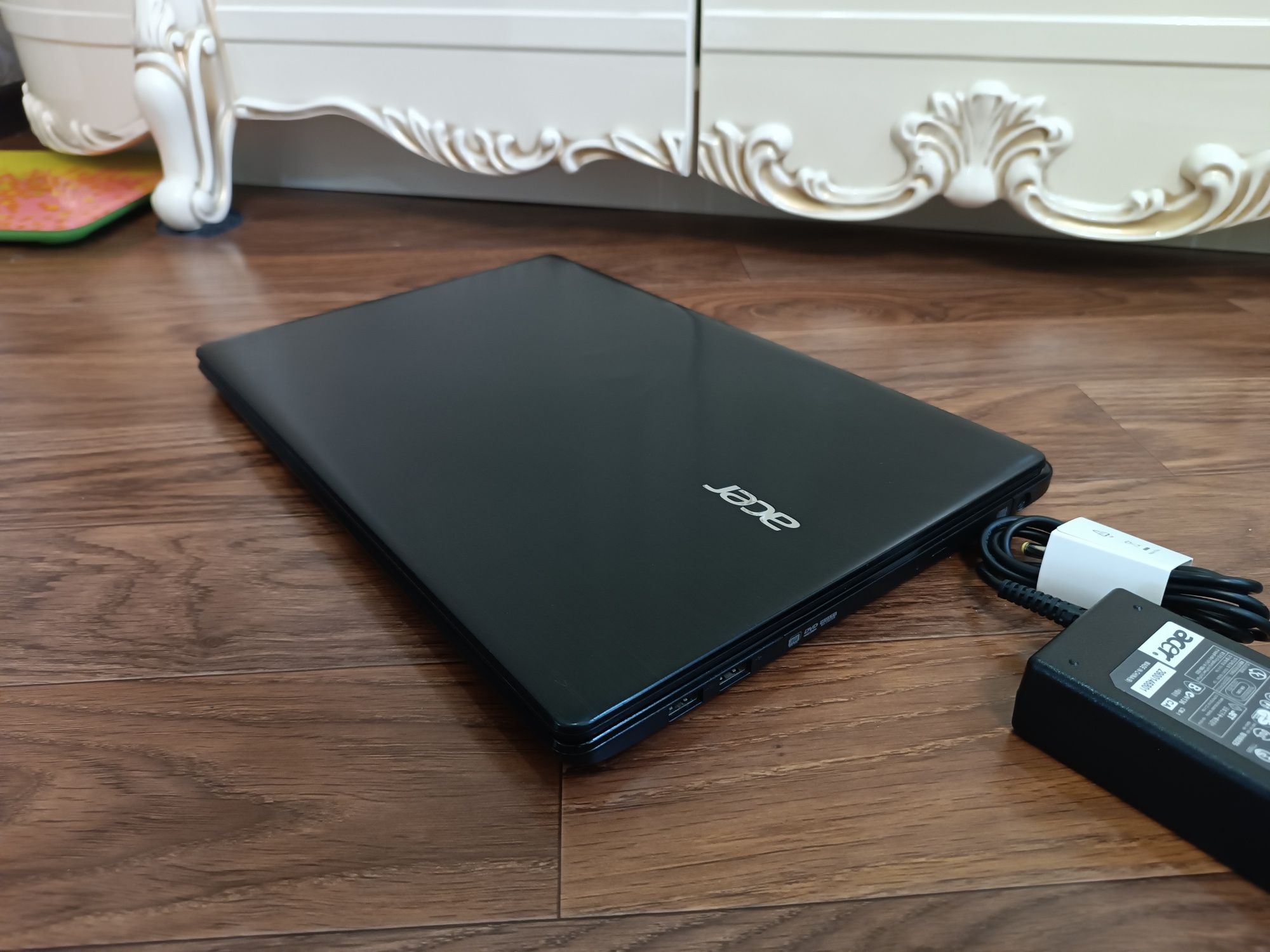 Notebook ACER WINDOWS 10 в хорошем состоянии.