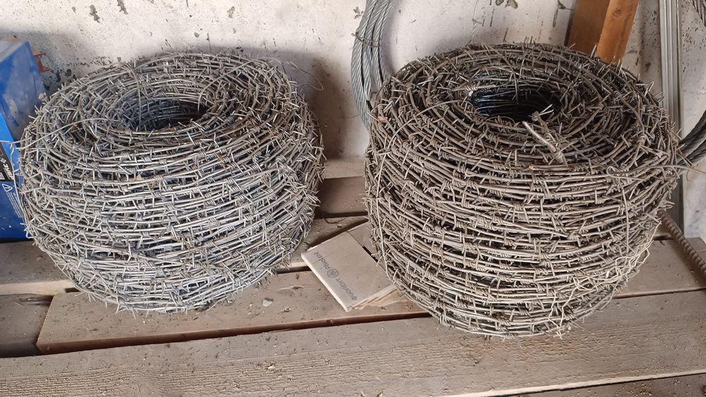 Колючая проволока новая
