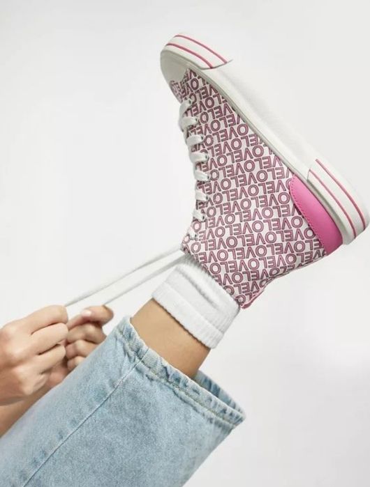 Нови високи кецове, 39 номер