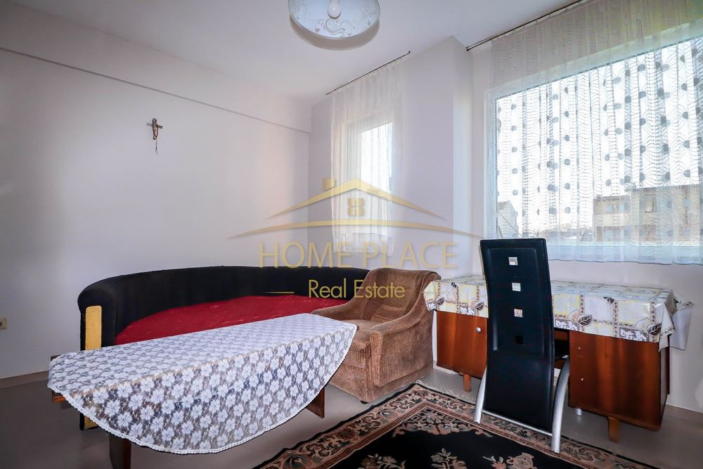 Дава се под наем Двустаен апартамент в Варна, Колхозен пазар - 60 кв.м за 357 € - Снимка #1