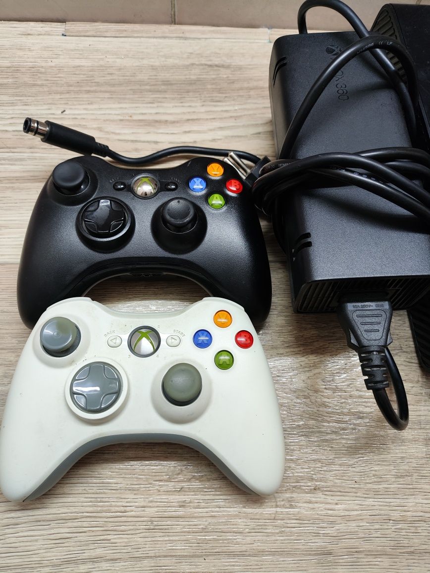 Продам Xbox 360 E