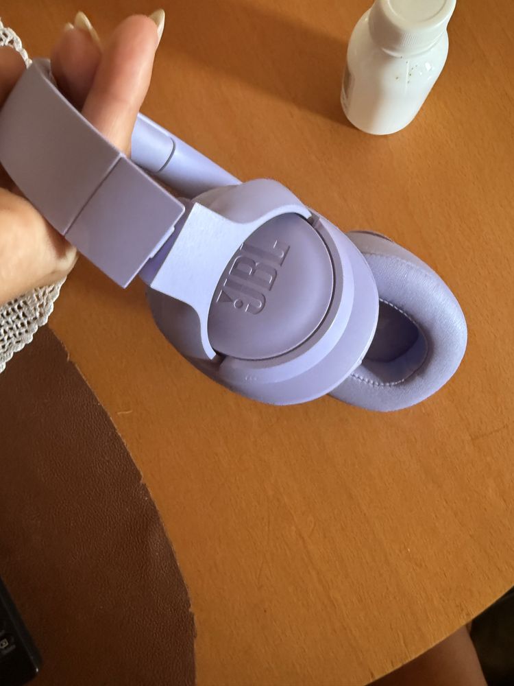 Jbl tube 770  nc лави
