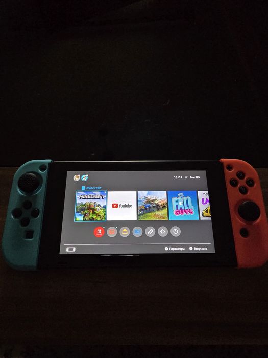 Портативная консоль Nintendo Switch, с играми, в хорошем состоянии