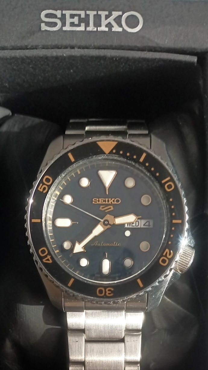 Продаю Часы Seiko 5 Sports  SRPD57K1