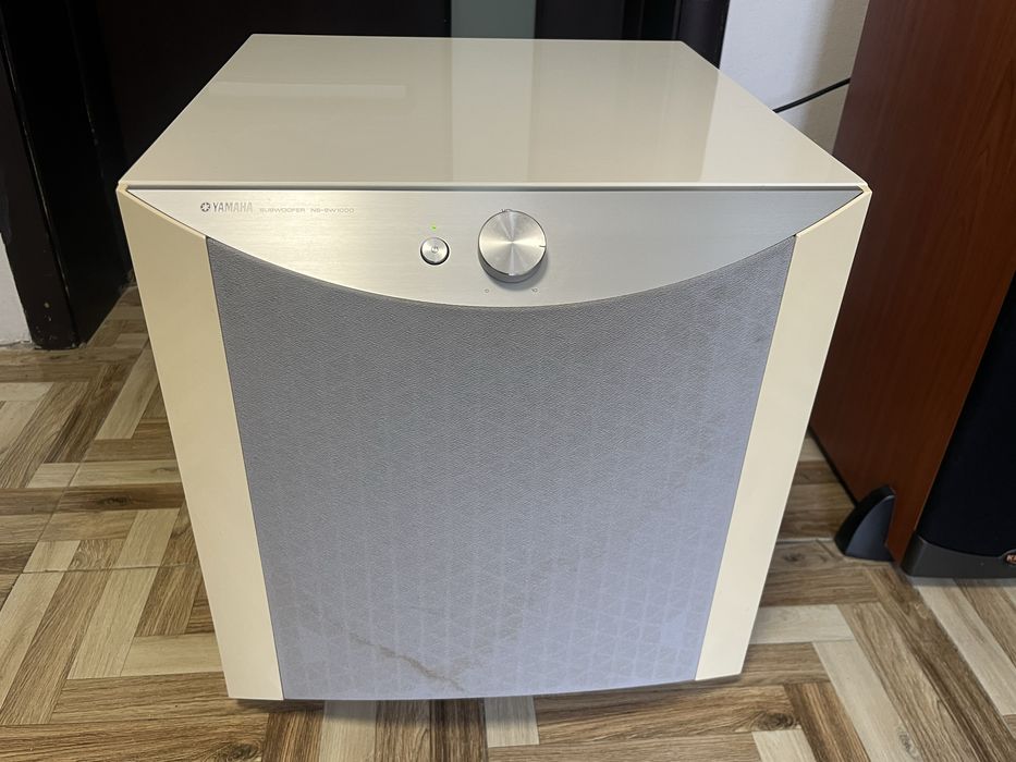 Mega subwoofer Yamaha NS-SW1000 42.6kg