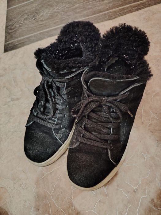 Продам зимнюю обувь