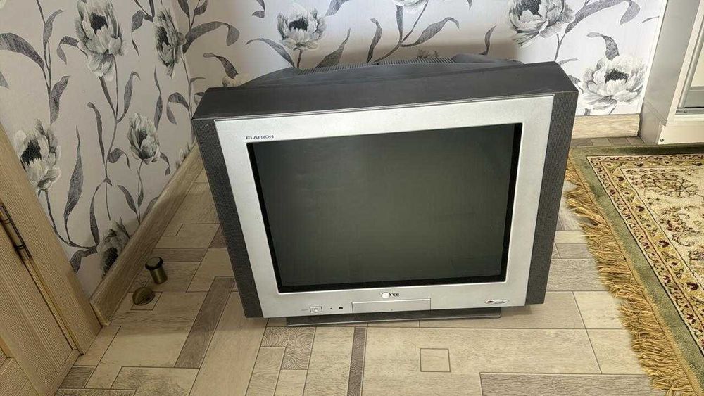 7000 тг Телевизор Lg б/у