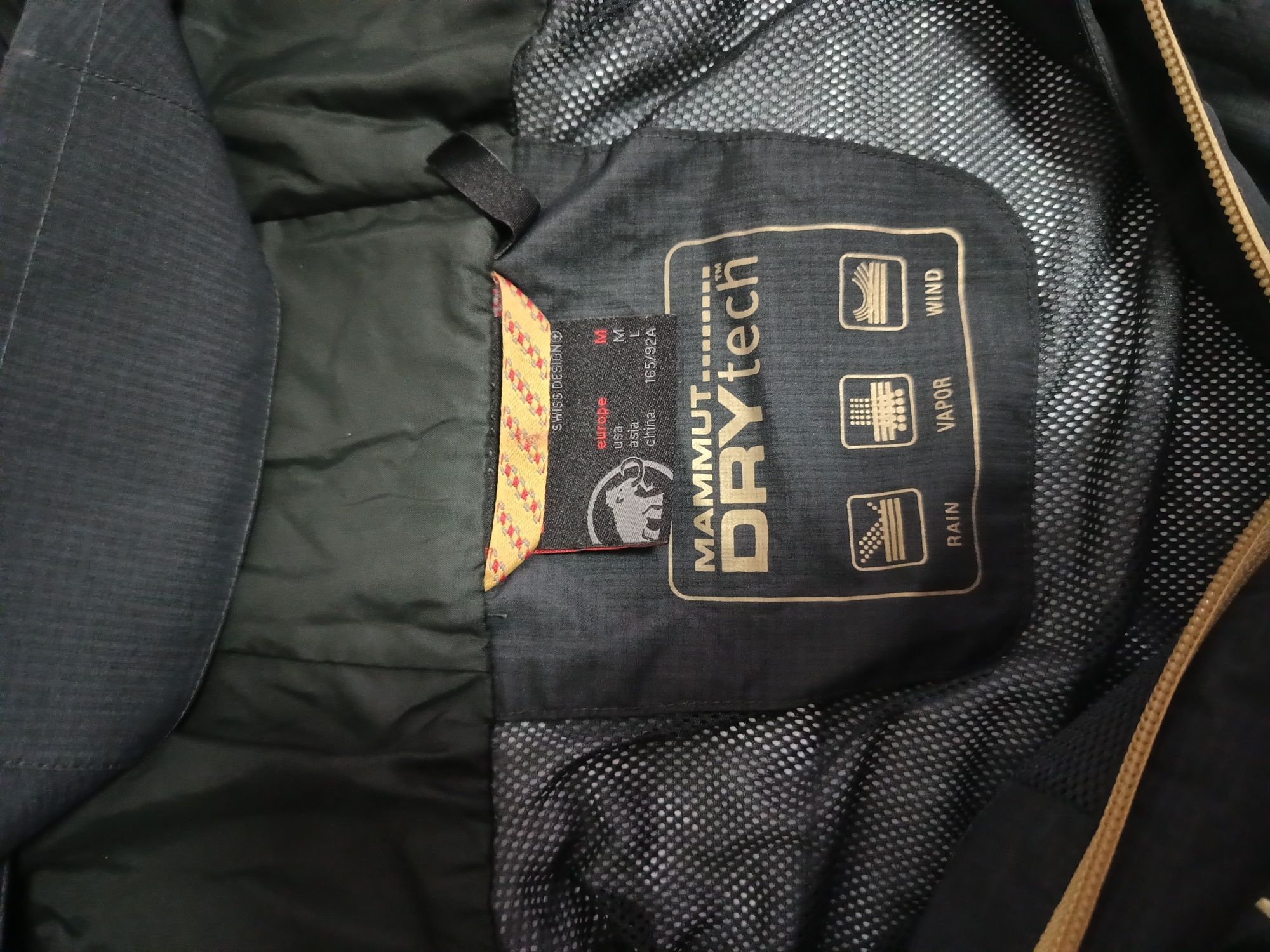 Geaca dama, Mammut