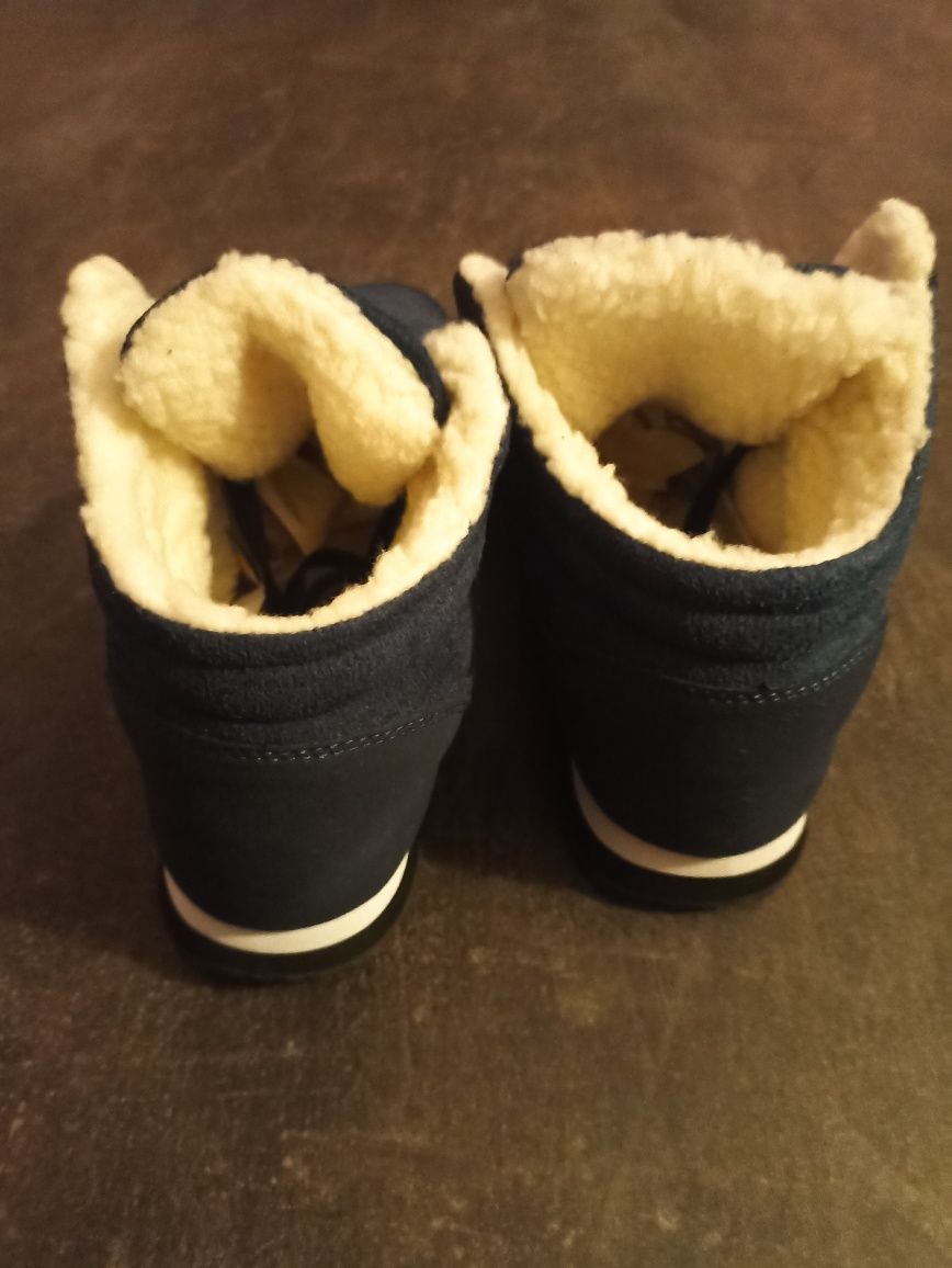 Нови зимни непромокаеми обувки "Comfortti"-40 номер!Тип маратонка/кец