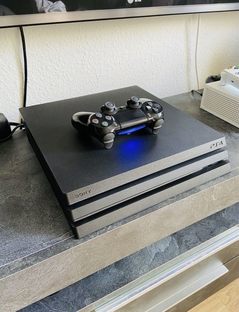 Playstation 4 pro /Ps4 /memorie  1Tb