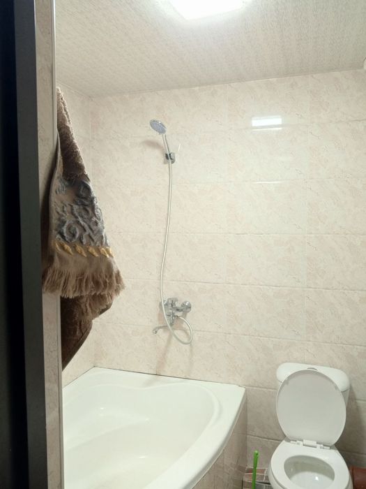 1хоналик 2хоналик килинган квартира сотилади, 1каватда, янги гиштли до