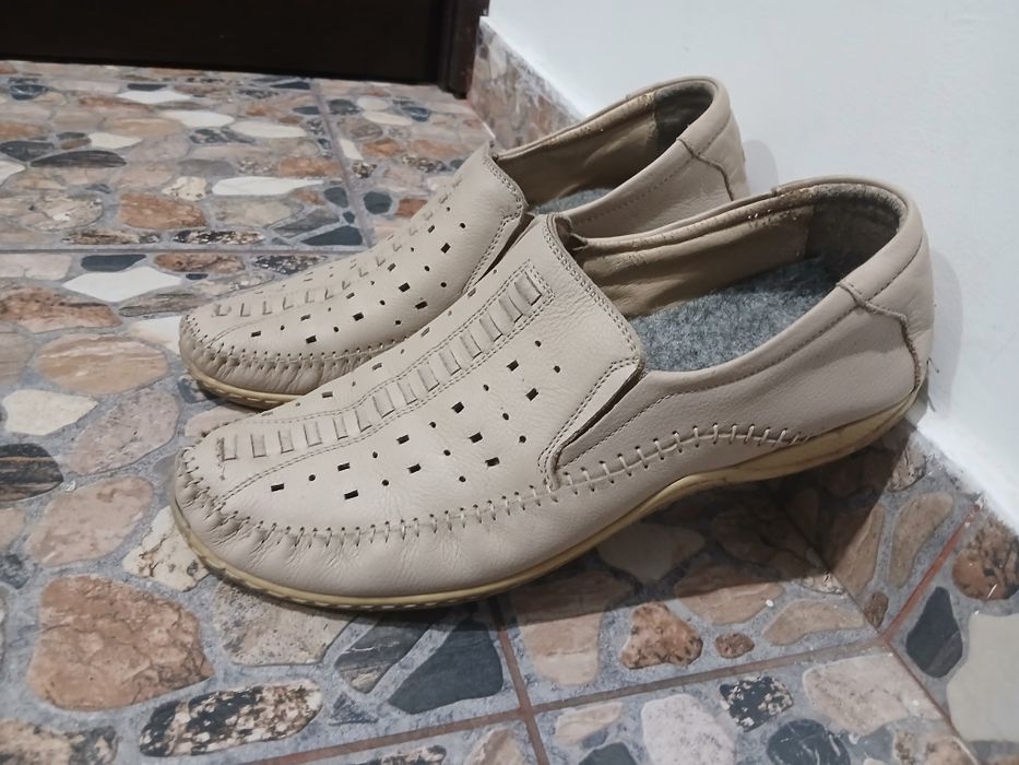Pantofi barbati din piele naturala tip mocasini masura 43 in stare fb