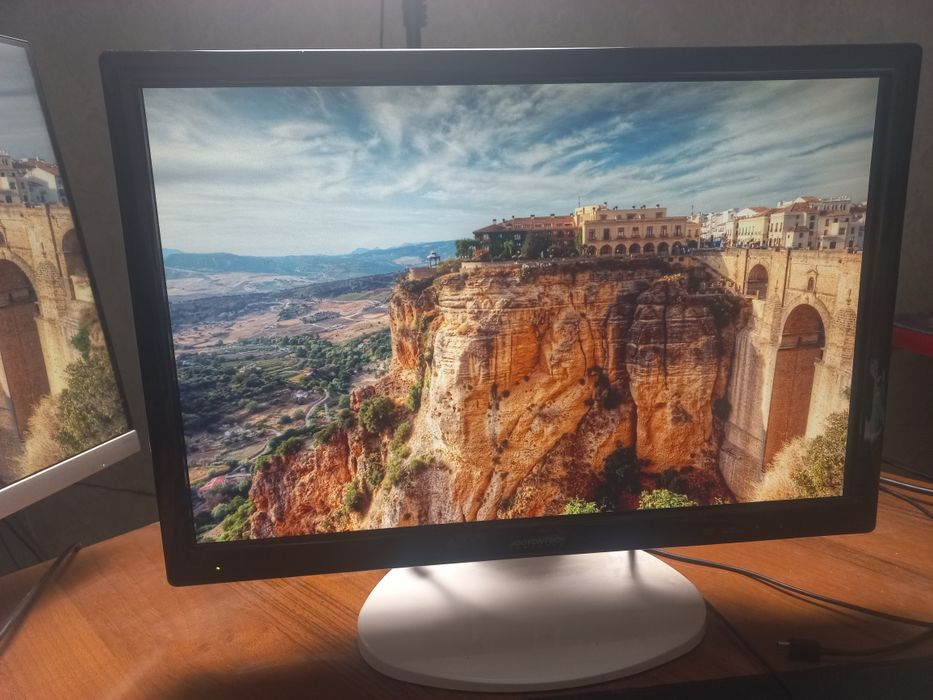 Монитор Joyontech, хорошее состояние