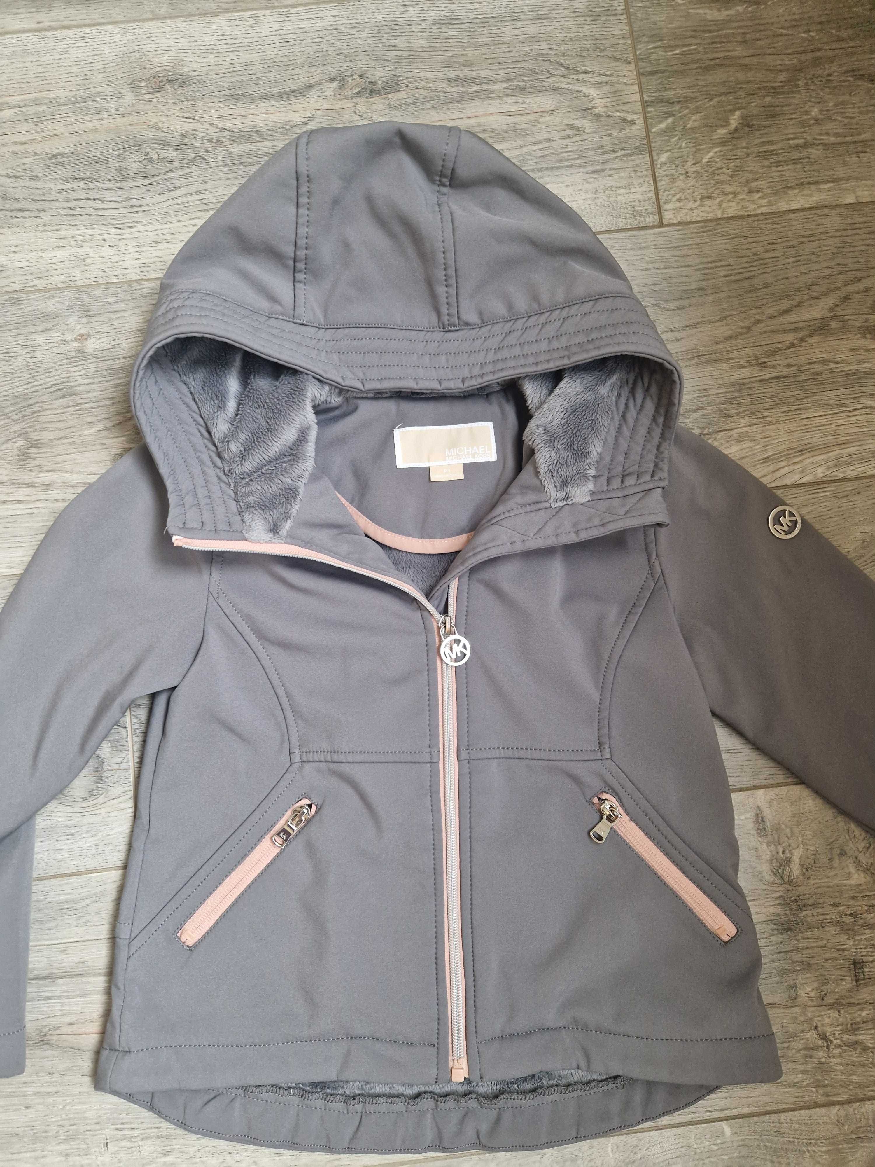 Продавам яке за момиче Michael Kors размер 6г