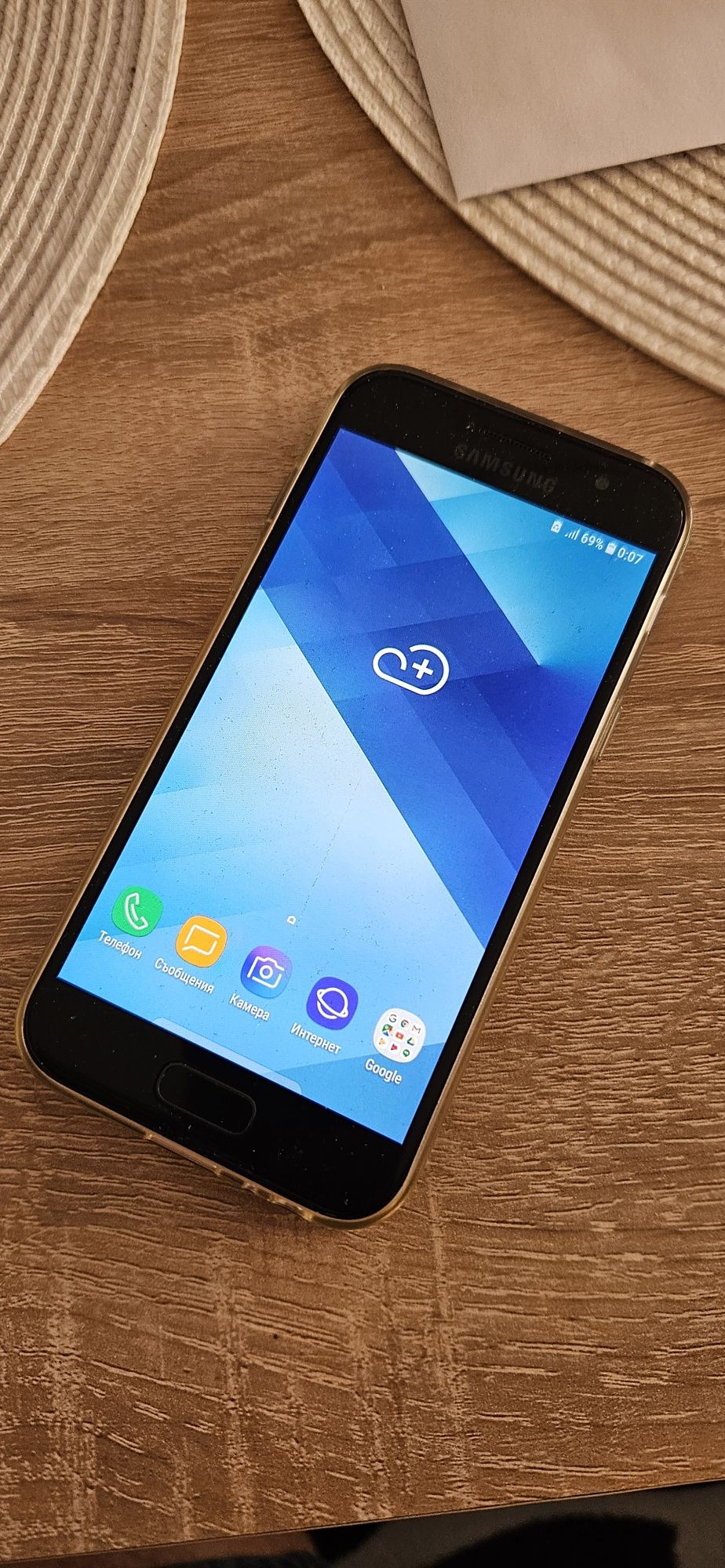 Samsung A3 2017.
