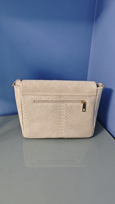 Дамска чанта (цвят бежов)