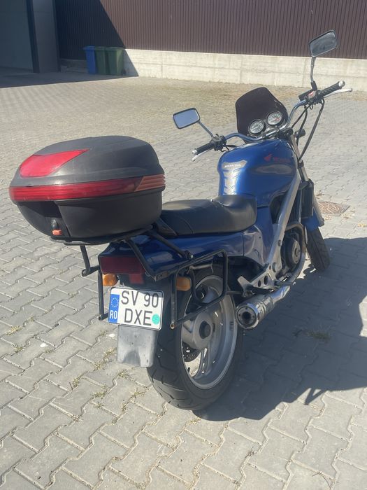 Honda NTV650 (Revere)