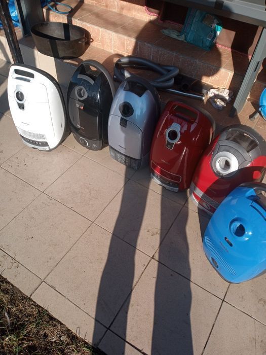 Vând aspirator miele