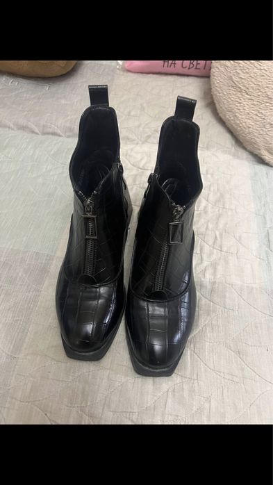 Женские кожаные ботинки
