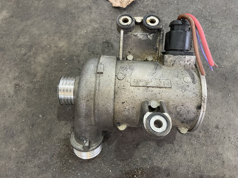 Водна помпа БМВ 3.5и, 306кс Н55 (pompa bmw n55)