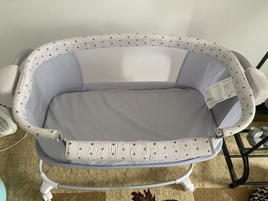 продам манеж за 7000 тысяч