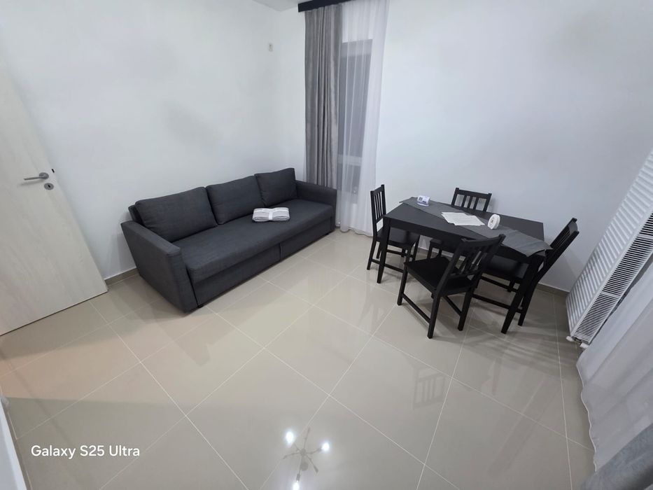 Inchiriez Apartament Militari Resindent .