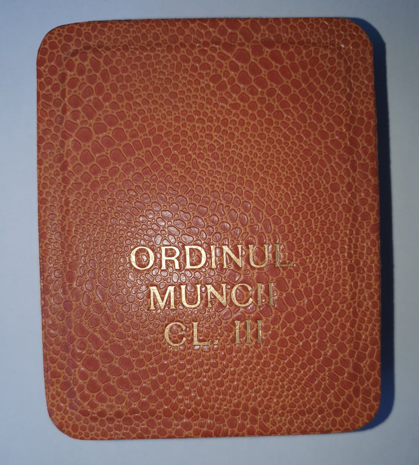 Vand ORDINUL MUNCII CL III  cu brevet an 1959, si alte medalii