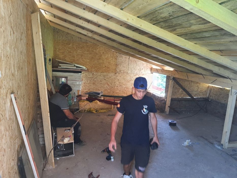 Reparații acoperișuri jgheaburi burlane etc