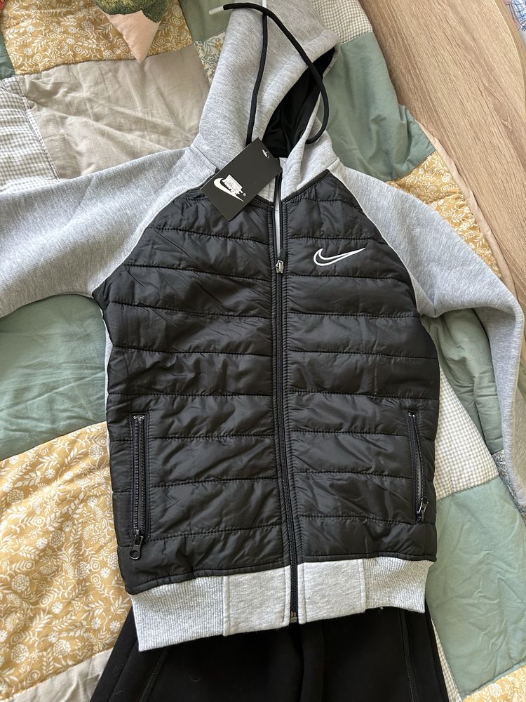 Детски комплект nike, размер 140