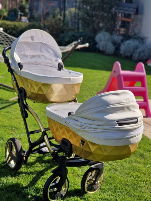 Бебешка количка за близнаци с всички екстри