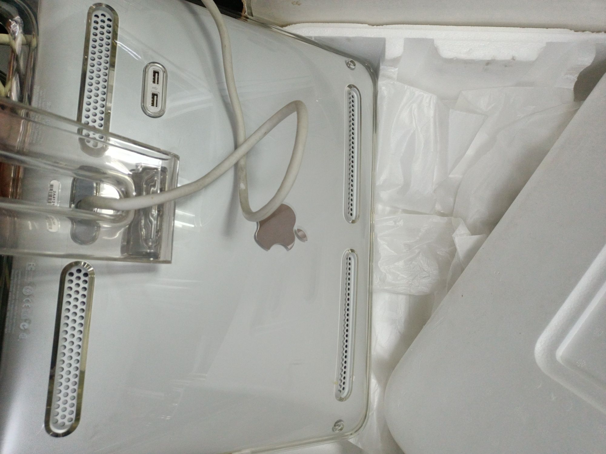 Монитор Apple 2003