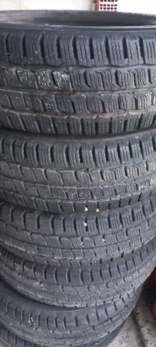 Букови гуми 225/75 R16C Kumho 8мм.