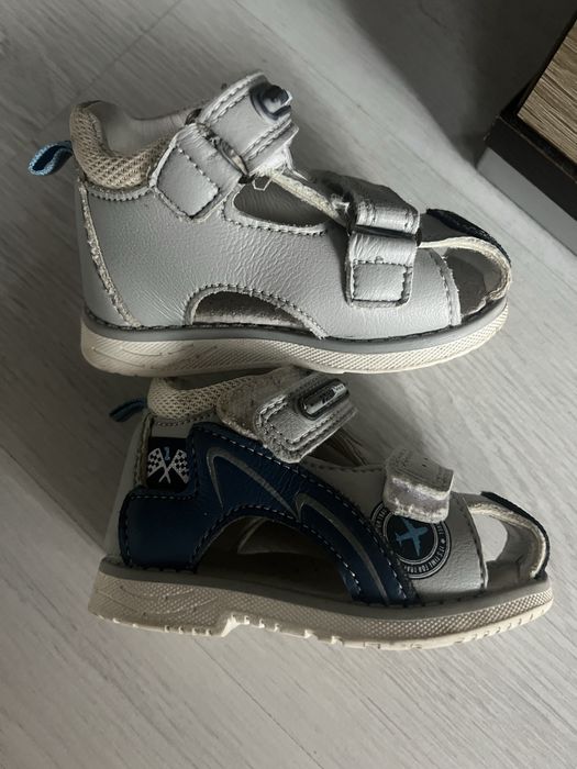 Продаю детскую обувь