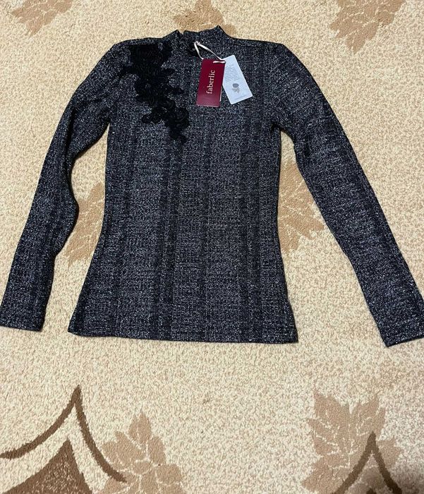 Продается новые  кофта, водолазка (Фаберлик), боди (Эйвон)