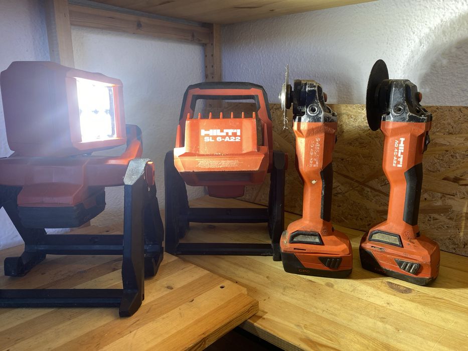 Hilti flex lanterna 900 ron corp cu baterie