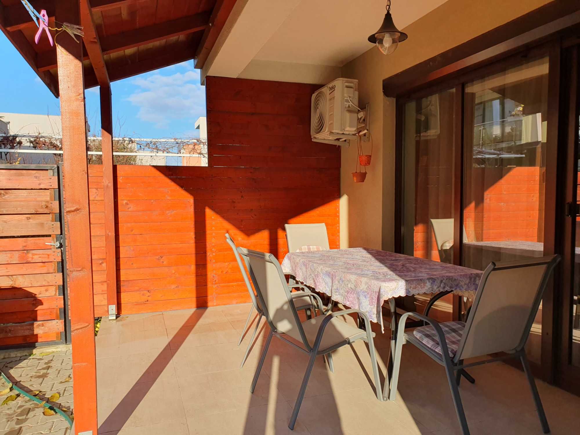 Inchiriez apartament 3 camere cu  gradina si doua locuri de parcare