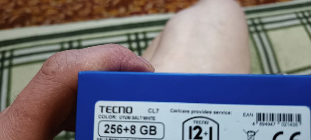 Продам телефон Текно