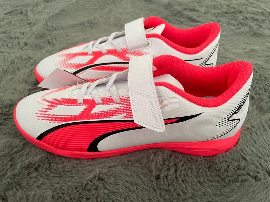 Ghete/ adidasi  de fotbal  Puma NOI 38